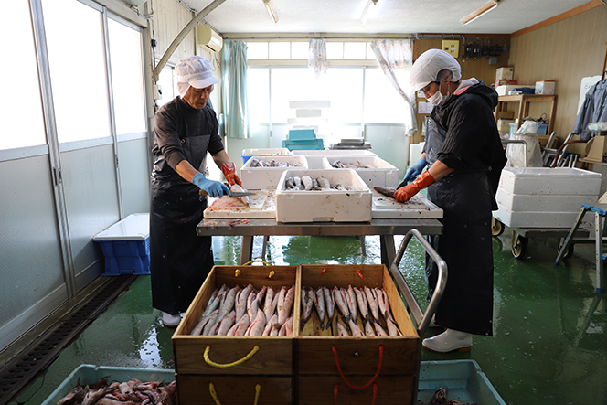 蒲鉾の原料は魚です